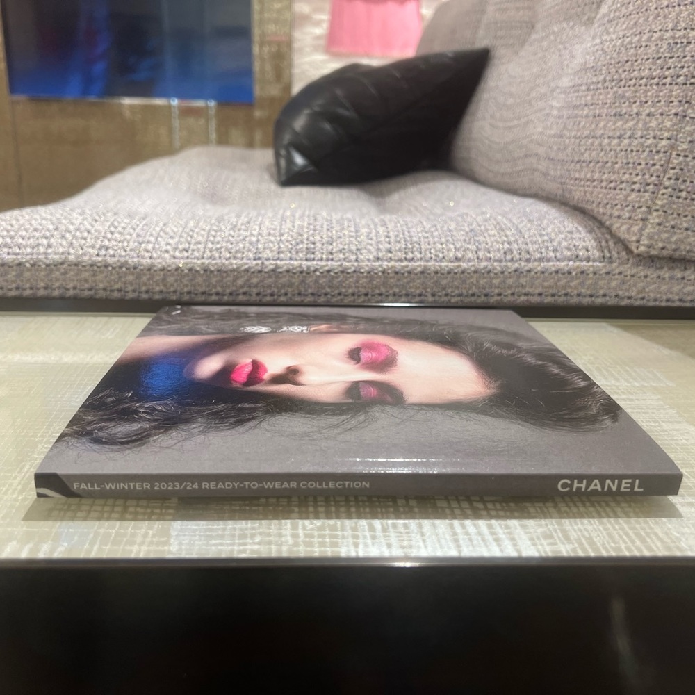 Chanel Books - Picture 5 of 5